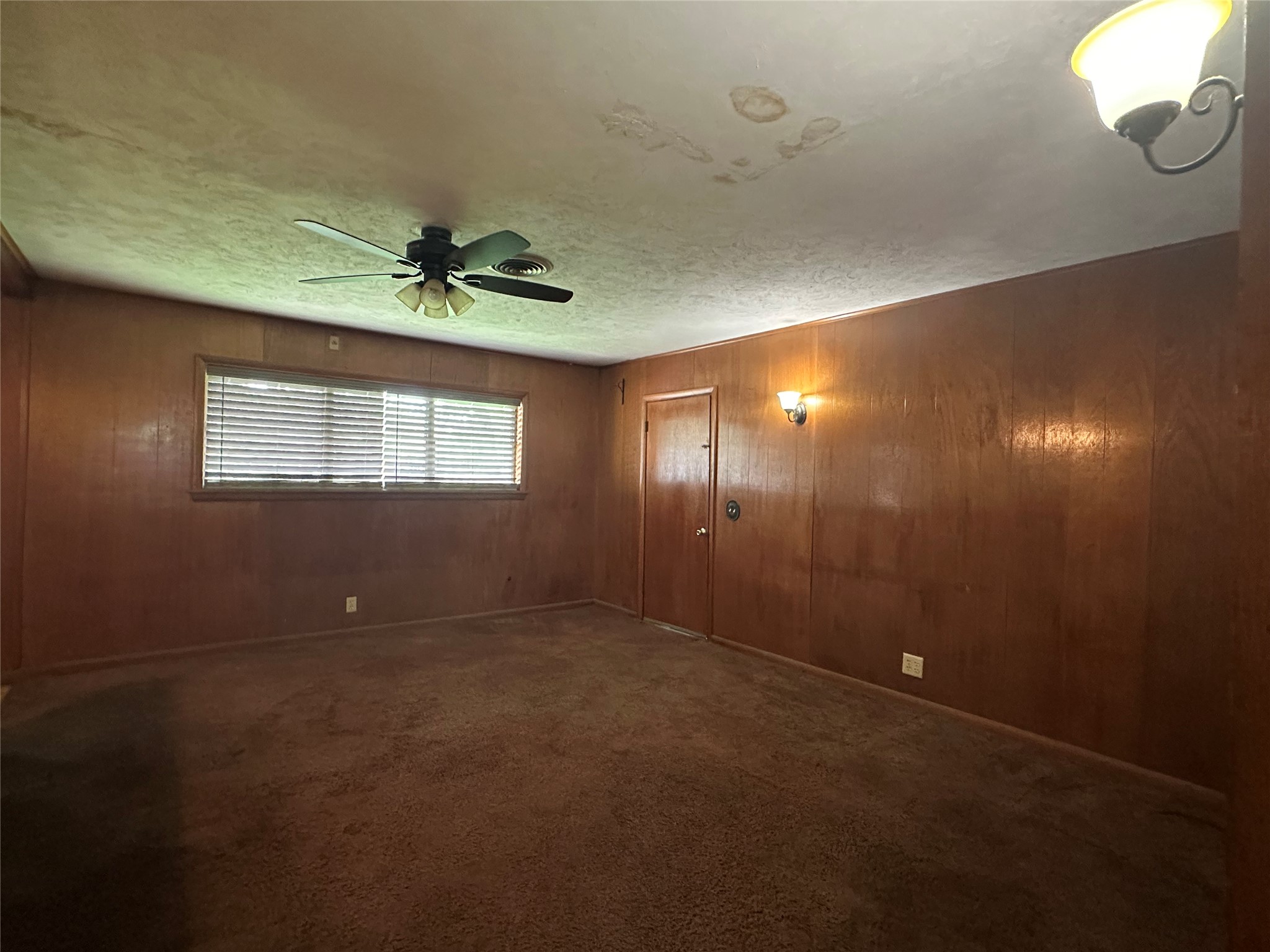 112 Raven Street Clute, TX 77531 - Photo 6 of 33