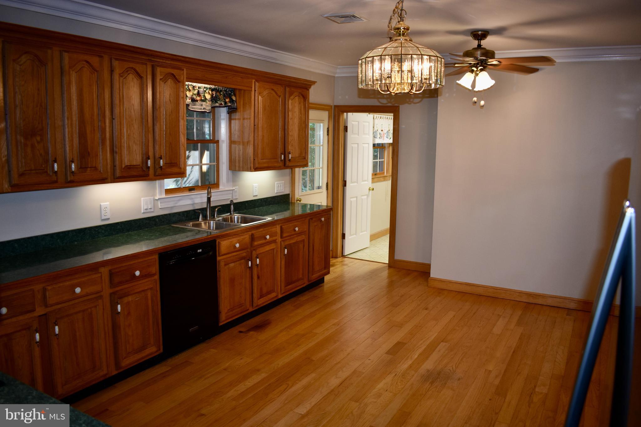 15745 Baden Naylor Road Brandywine, MD 20613 - Photo 3 of 59 Huge country kitchen