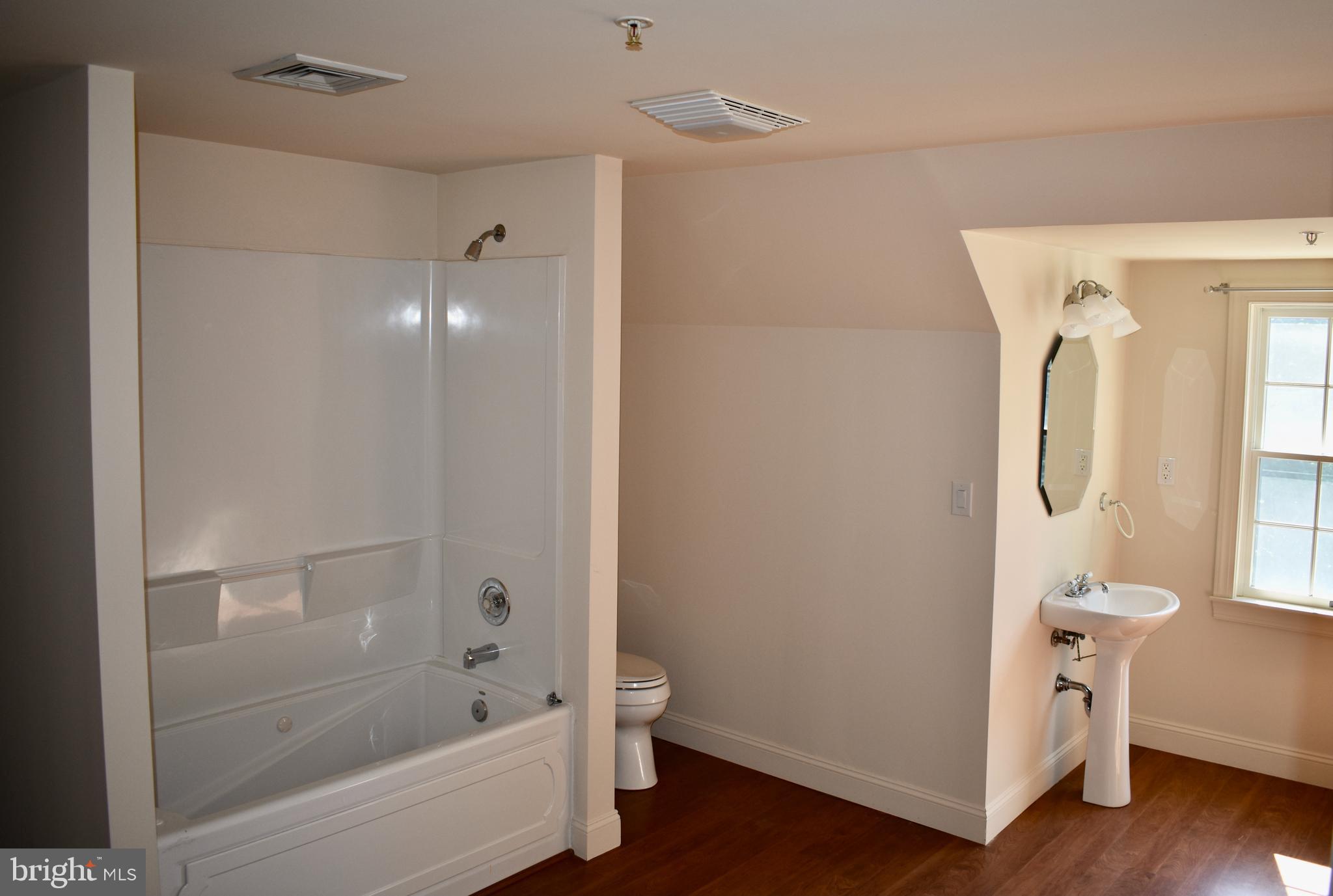15745 Baden Naylor Road Brandywine, MD 20613 - Photo 34 of 59 Plenty of space to spread out while getting ready