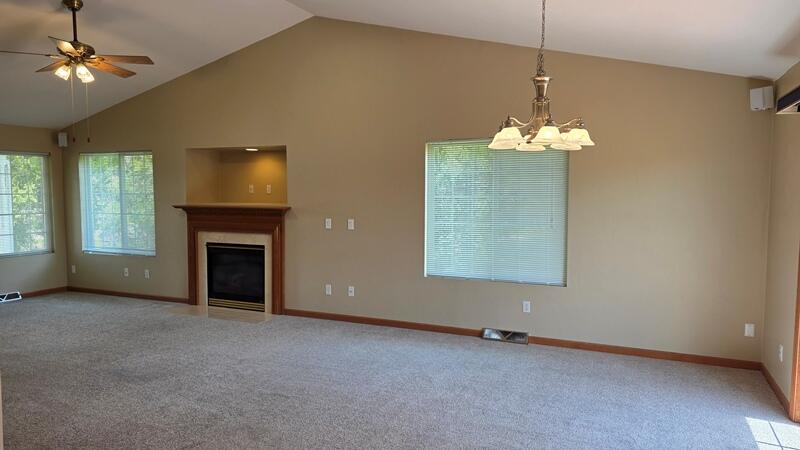 4725 Fox Grove Road Sheboygan, WI 53081 - Photo 4 of 47 Dining Area