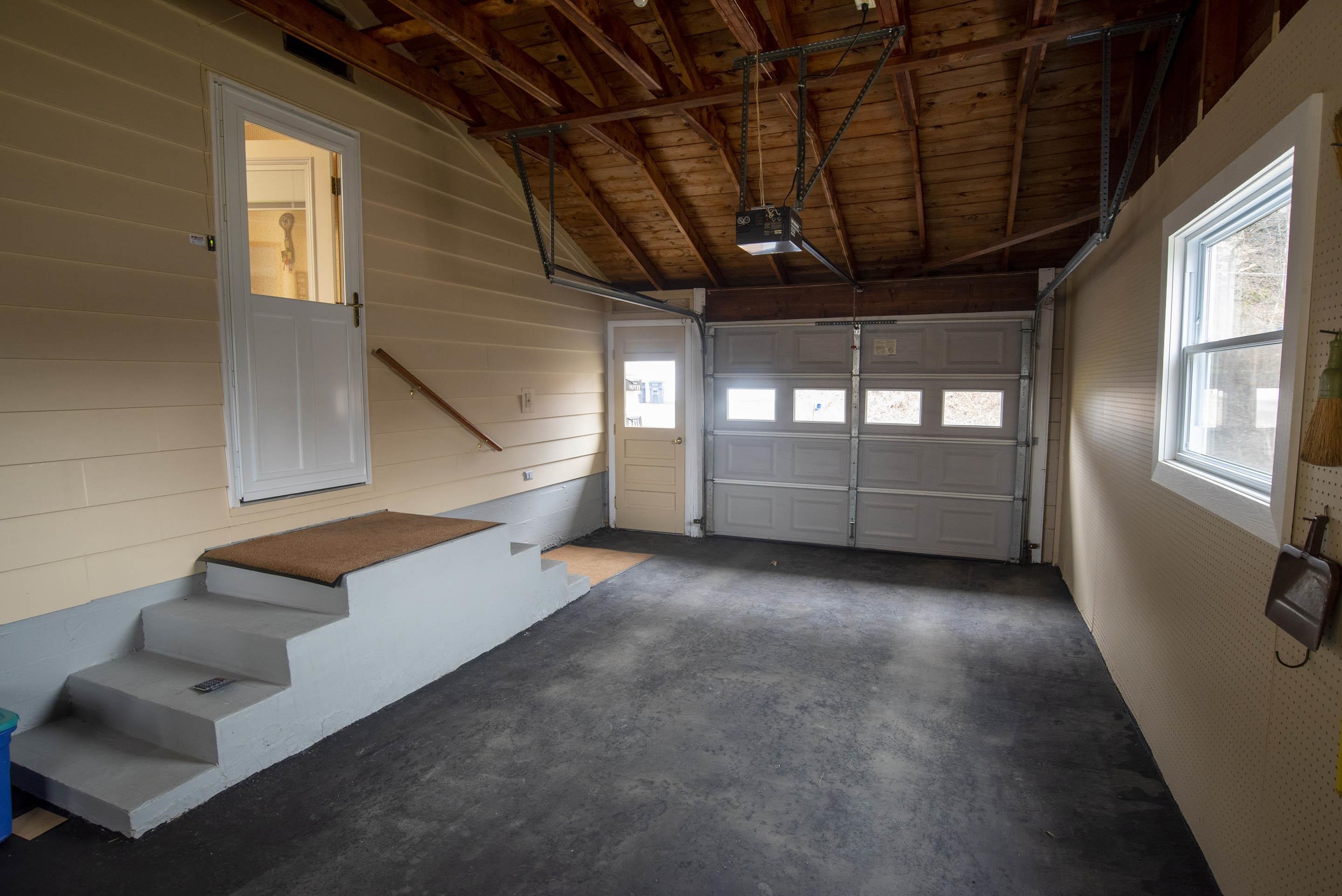 214 Fairview Street Barre, VT 05641 - Photo 10 of 33 Gallery Image 10