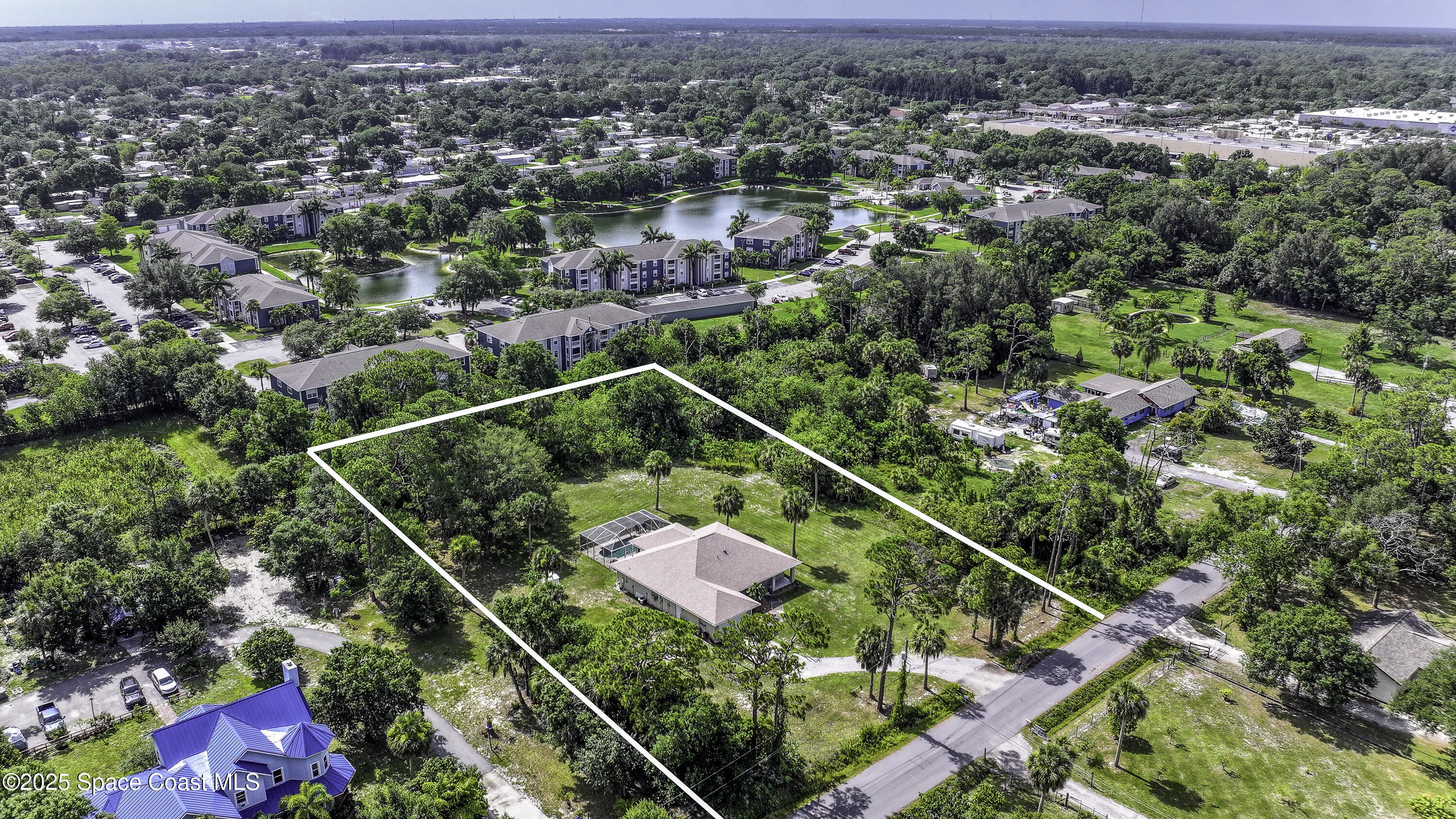 386 Northwest Valencia Road Melbourne, FL 32904 - Photo 1 of 50 A Lot Of Space Between Neighbors