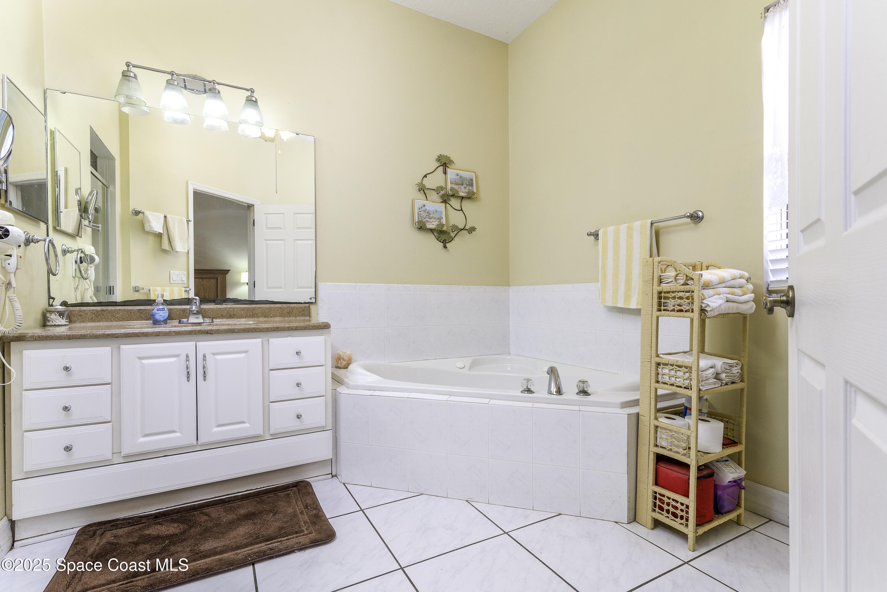 386 Northwest Valencia Road Melbourne, FL 32904 - Photo 37 of 50 You Won't Feel Cramped