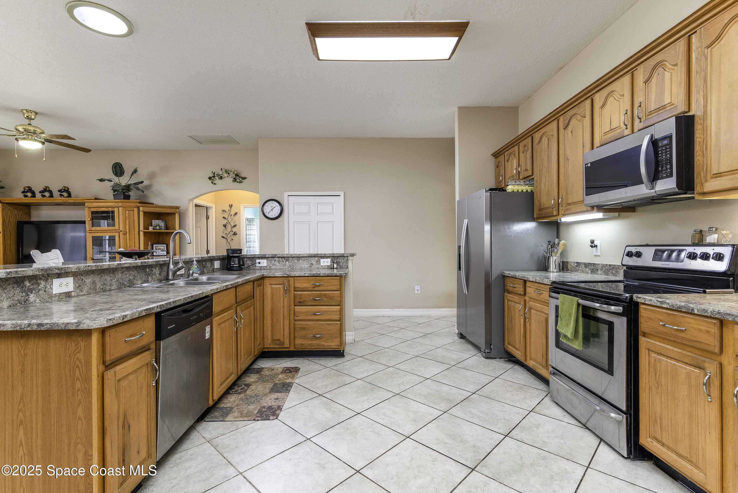 386 Northwest Valencia Road Melbourne, FL 32904 - Photo 8 of 50 Room For Multiple Chefs