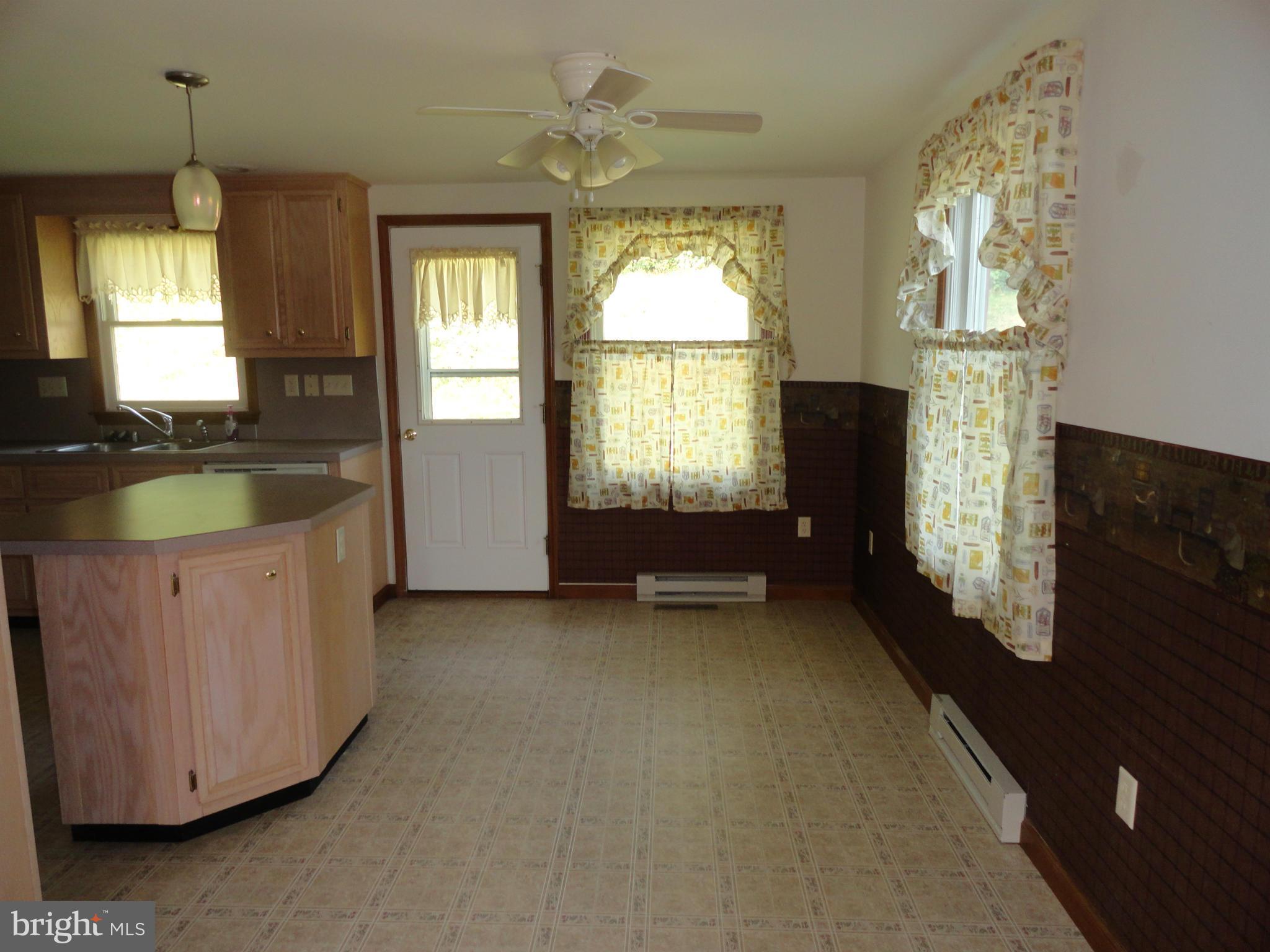 10128 Liberty Road Frederick, MD 21701 - Photo 4 of 20 Kitchen