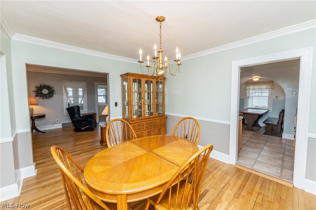 7608 Ridgefield Avenue Parma, OH 44129 - Photo 6 of 34
