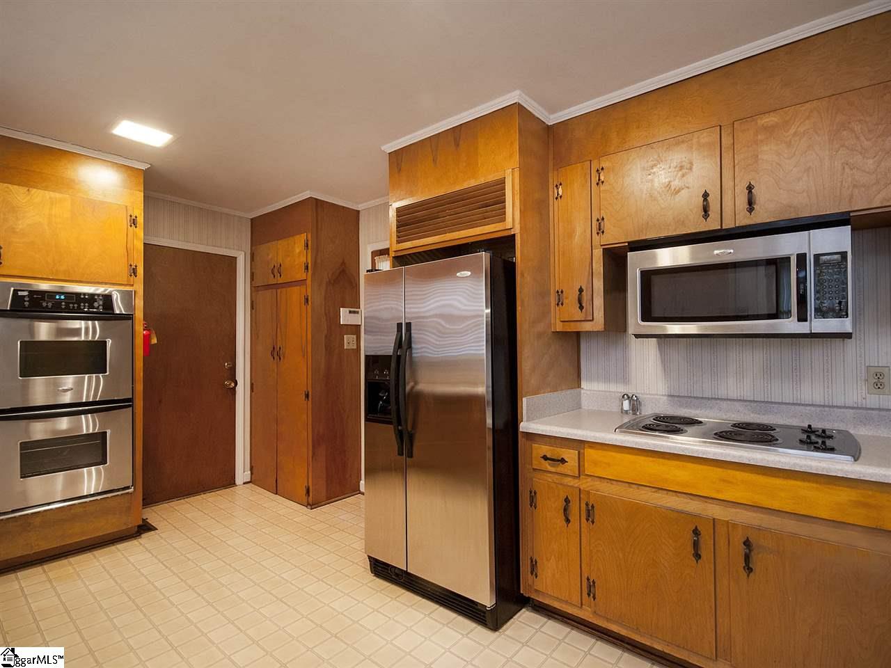 15 East Chaucer Road Greenville, SC 29617 - Photo 11 of 32 Gallery Image 11
