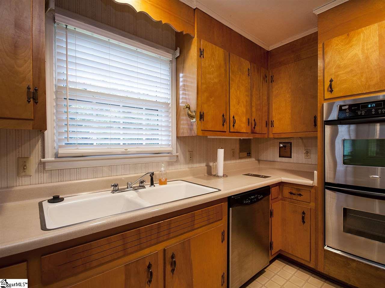 15 East Chaucer Road Greenville, SC 29617 - Photo 13 of 32 Gallery Image 13