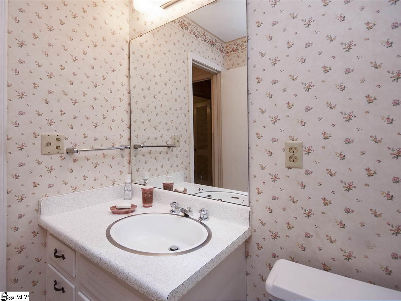 15 East Chaucer Road Greenville, SC 29617 - Photo 20 of 32 Gallery Image 20