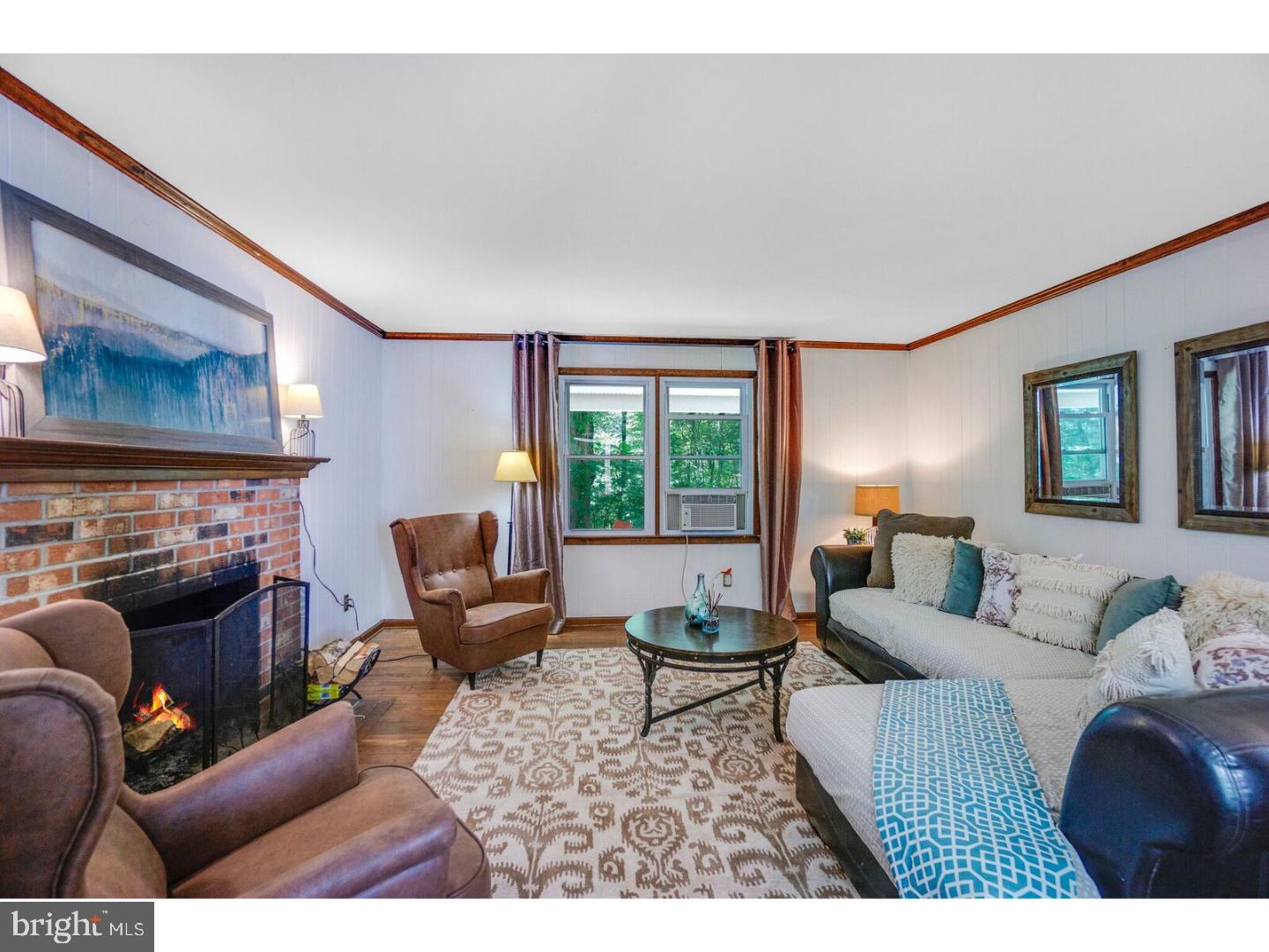 17 Waterview Road West Chester, PA 19380 - Photo 9 of 25 Living Room
