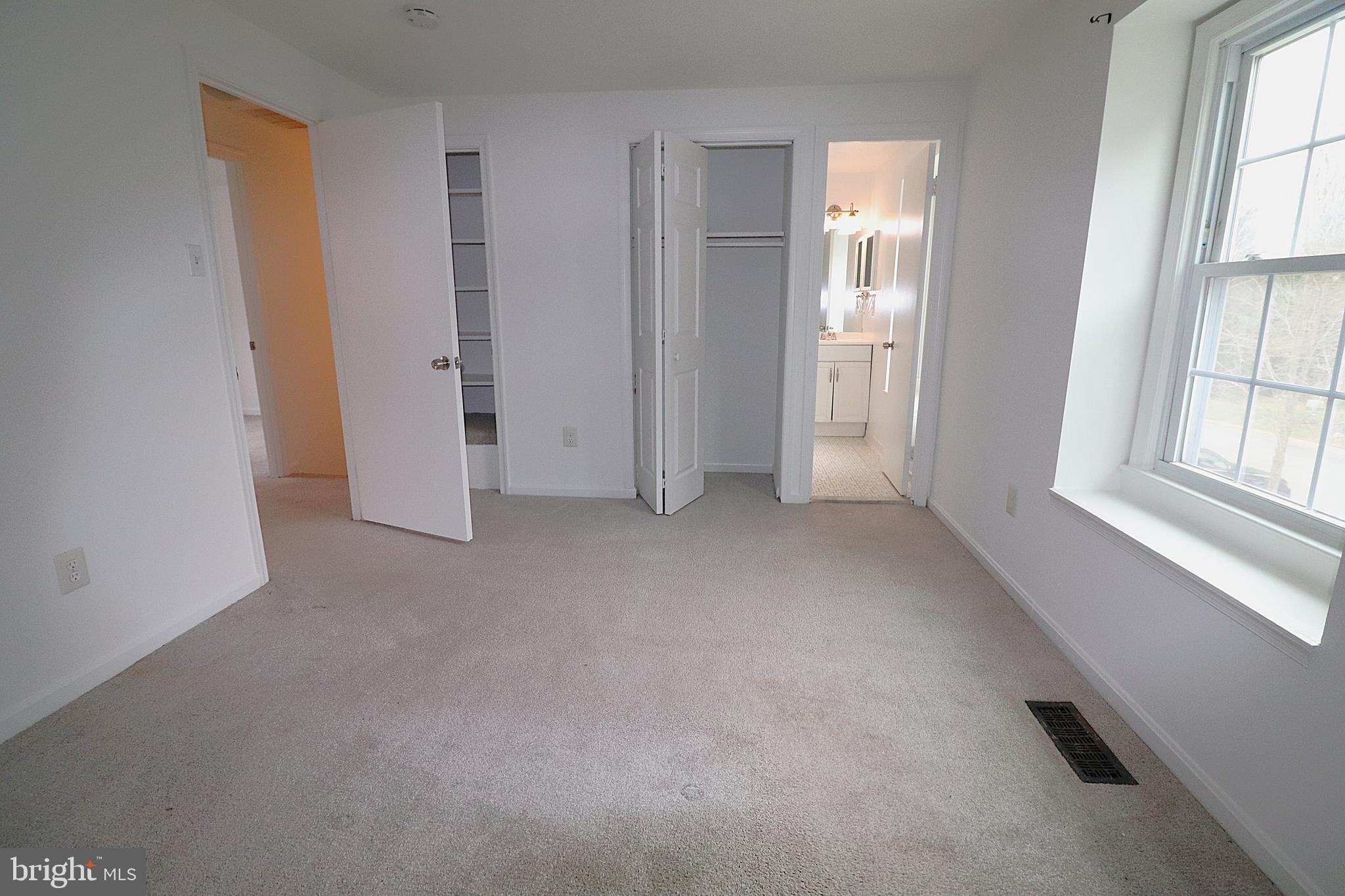 138 Sharpstead Lane Gaithersburg, MD 20878 - Photo 19 of 36 an empty room with windows