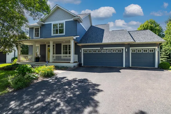 $649,900 | 2362 Fieldstone Curve, Woodbury, MN 55129