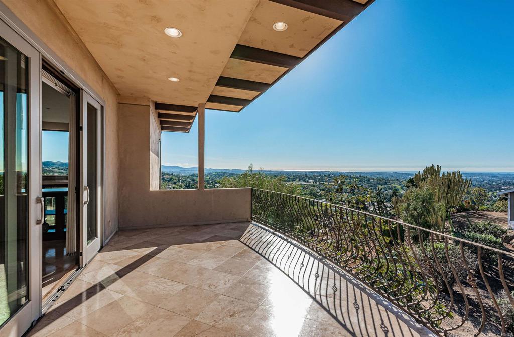 2362 Edgehill Road Vista, CA 92084 - Photo 30 of 62