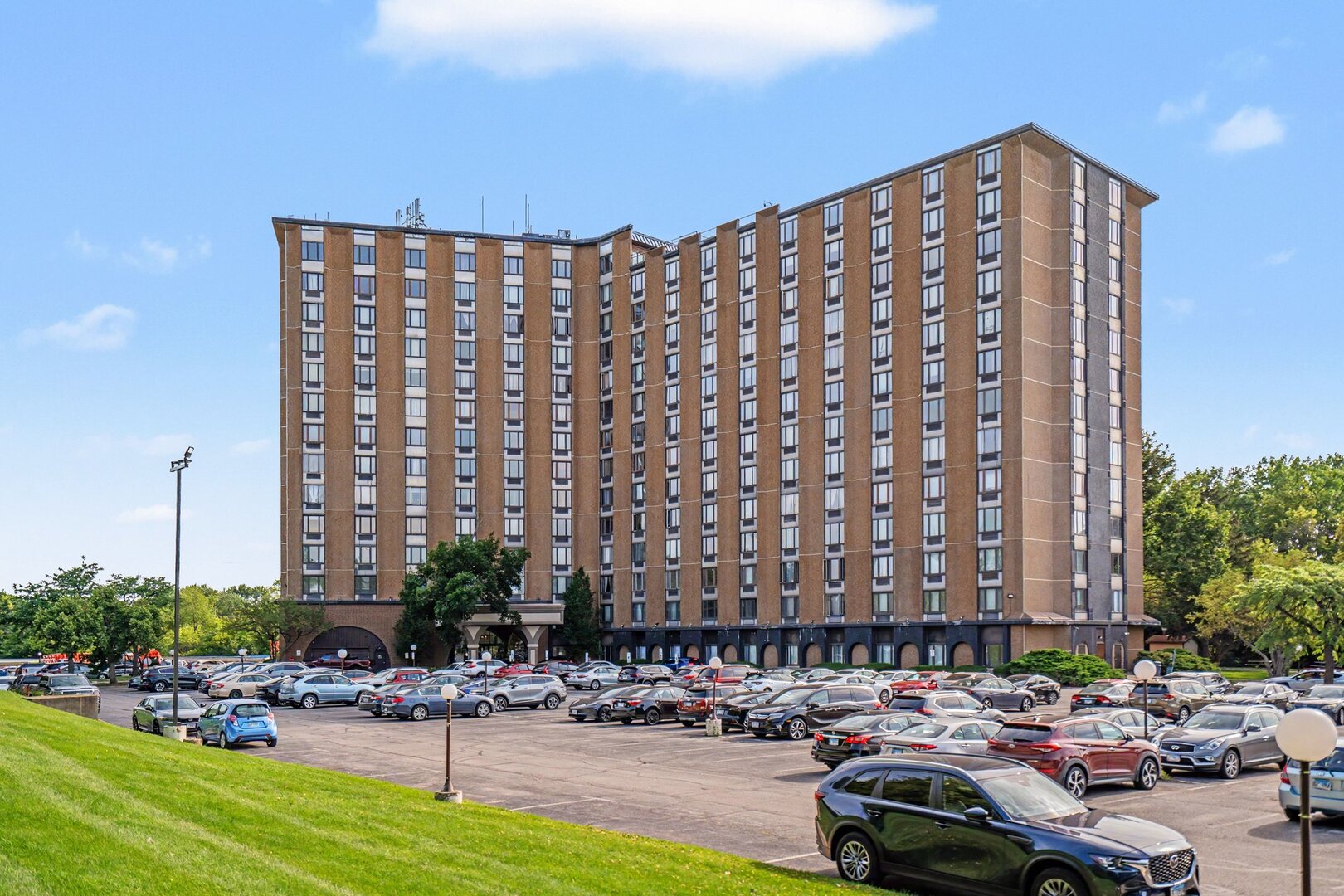 1 Renaissance Place, Unit 3G Palatine, IL 60067 - Photo 1 of 35
