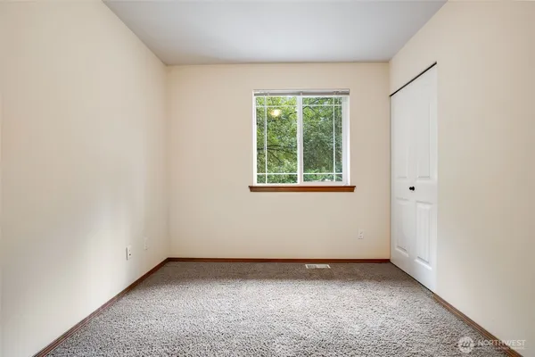 $3,695 | 13739 Stone Avenue North, Seattle, WA 98133