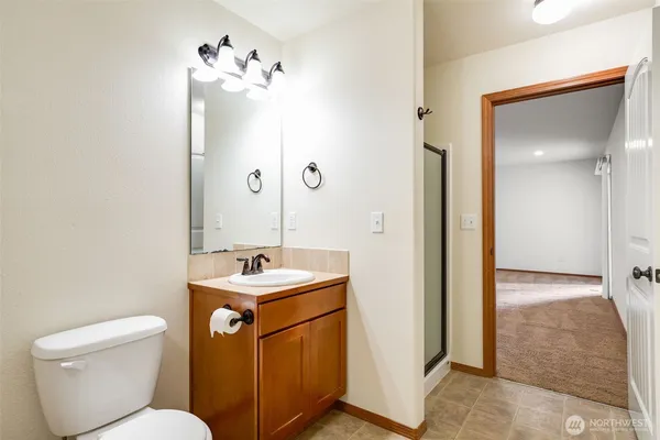 $3,695 | 13739 Stone Avenue North, Seattle, WA 98133