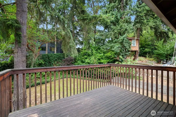 $3,695 | 13739 Stone Avenue North, Seattle, WA 98133