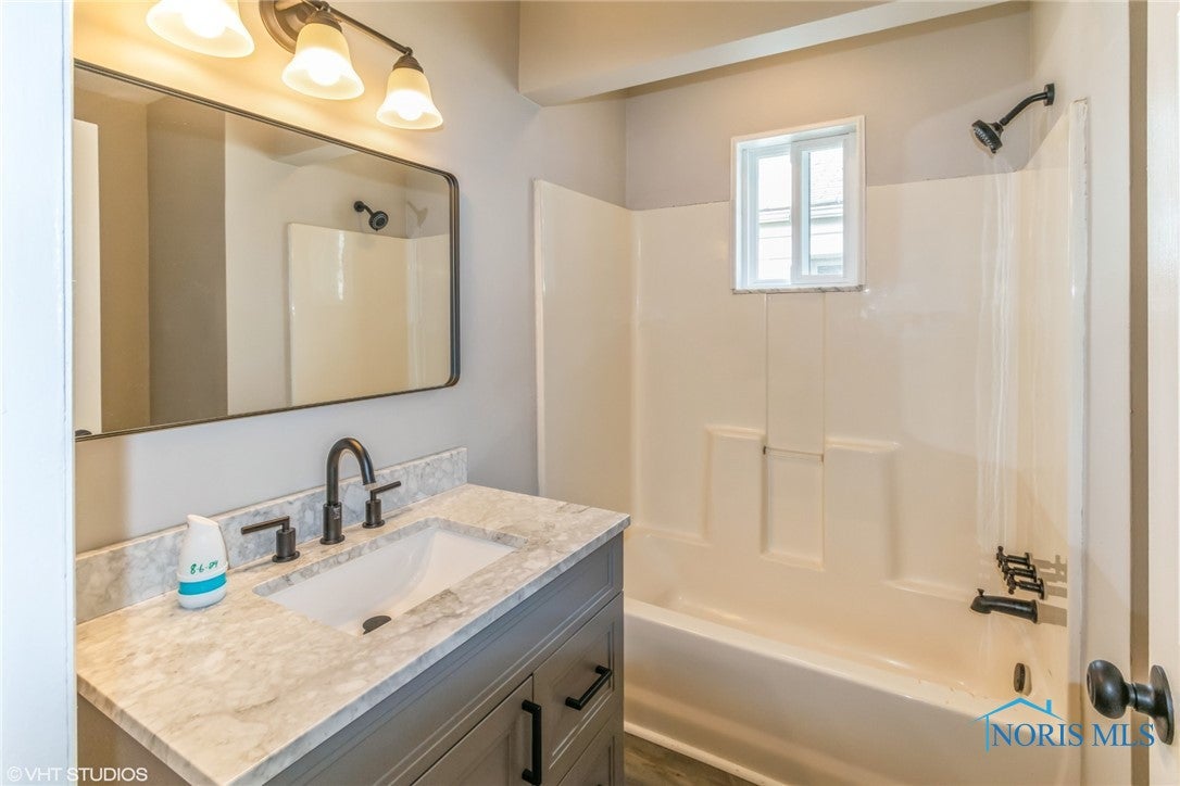 1730 Wyndhurst Road Toledo, OH 43607 - Photo 9 of 15 Gallery Image 9