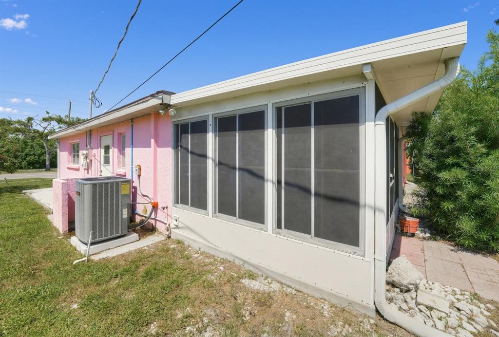 520 Center Road Venice, FL 34285 - Photo 11 of 49 Gallery Image 11