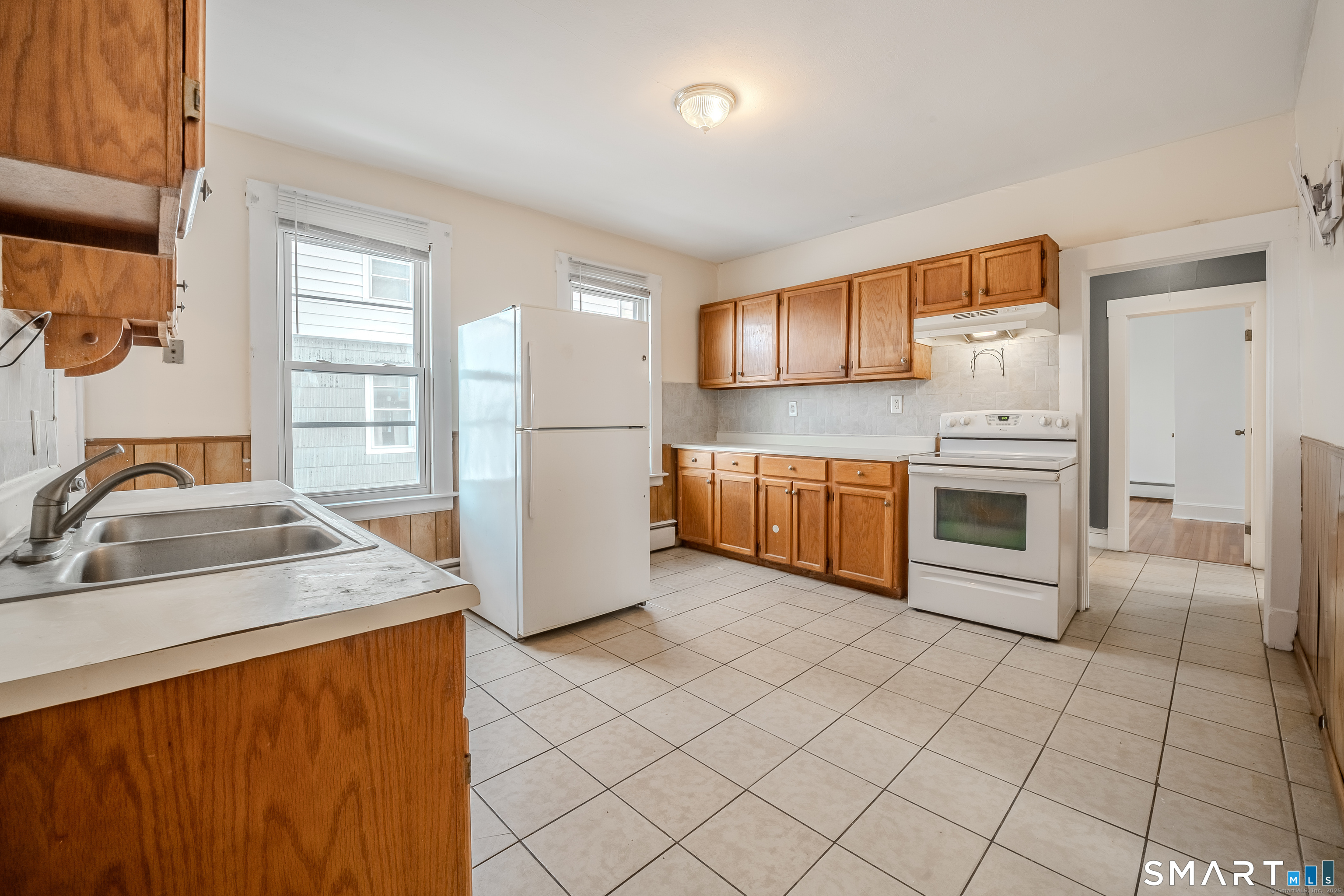 422 Allen Street New Britain, CT 06053 - Photo 5 of 18