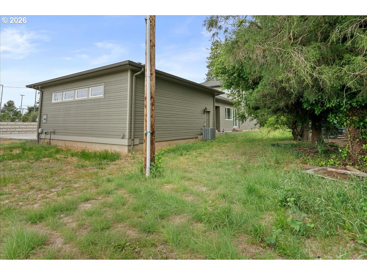 4098 Portland Road Northeast Salem, OR 97301 - Photo 43 of 47