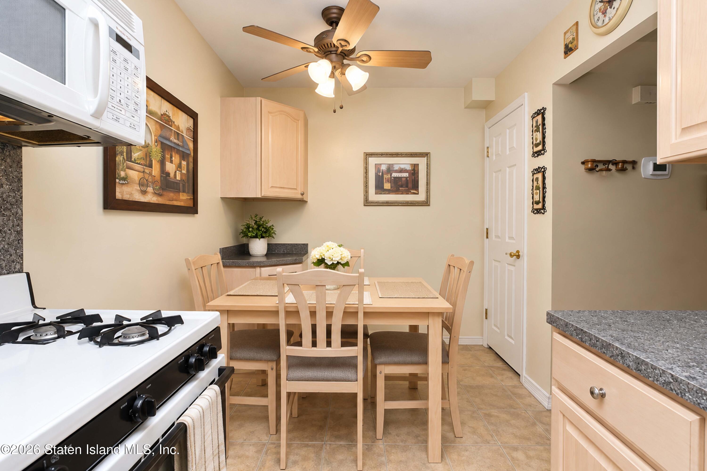 4211 Amboy Road, Unit 7 Staten Island, NY 10308 - Photo 9 of 21 Photo Mar 14 2022, 4 42 28 AM