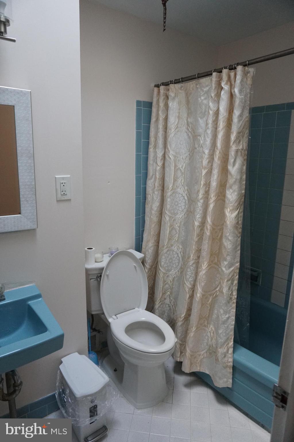 11921 Stevens Road Philadelphia, PA 19116 - Photo 17 of 35