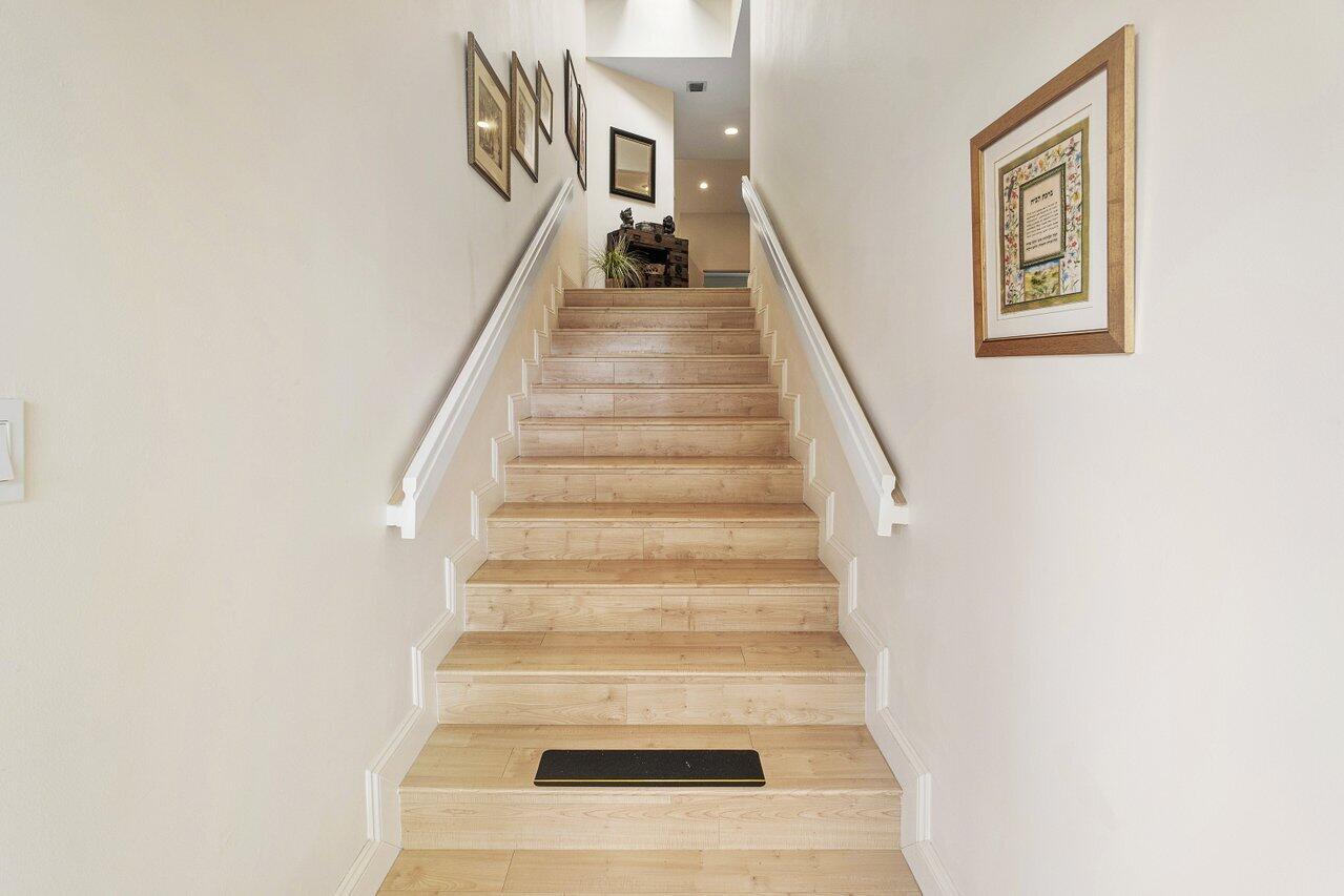 17266 Boca Club Boulevard, Unit 1603 Boca Raton, FL 33487 - Photo 6 of 42 a view of entryway