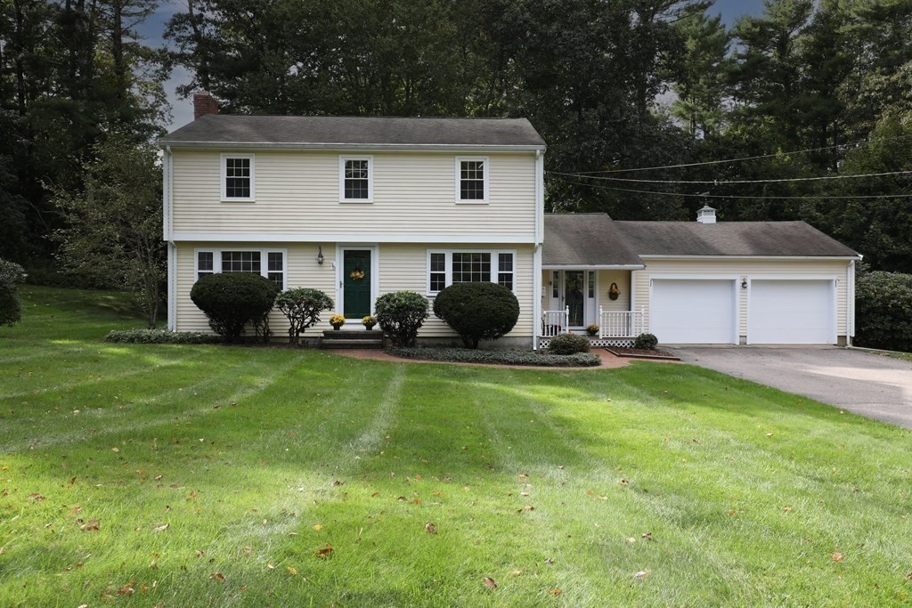 36 Parting Rock Road Duxbury, MA 02332 - Photo 4 of 29 a front view of house with yard and green space