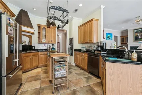 $505,000 | 89 Natchez Trace Drive, Harvey, LA 70058