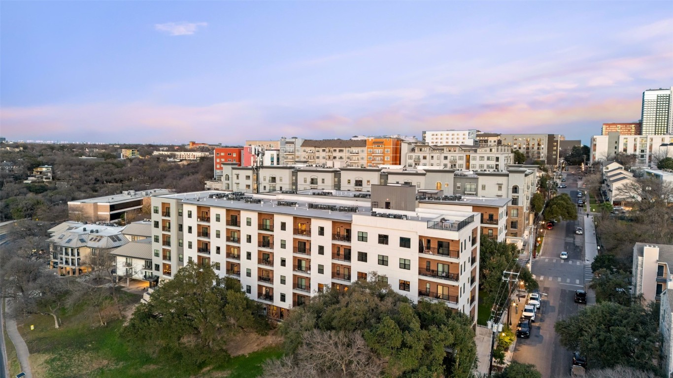2500 Longview Street, Unit 418 Austin, TX 78705 - Photo 36 of 40 a view of a city with tall buildings