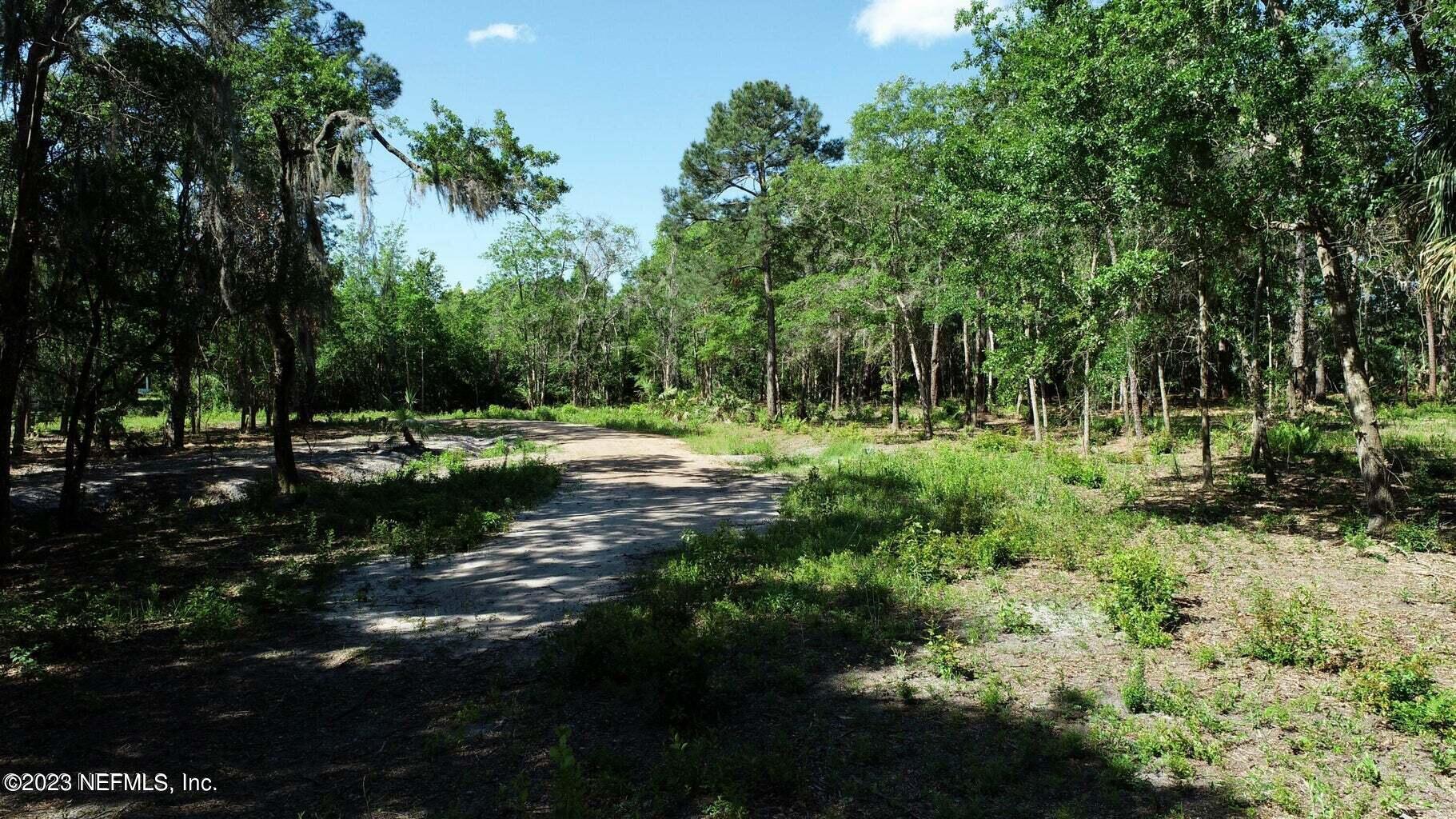 3901 Starratt Road Jacksonville, FL 32226 - Photo 3 of 18 20230428170826547143000000-o