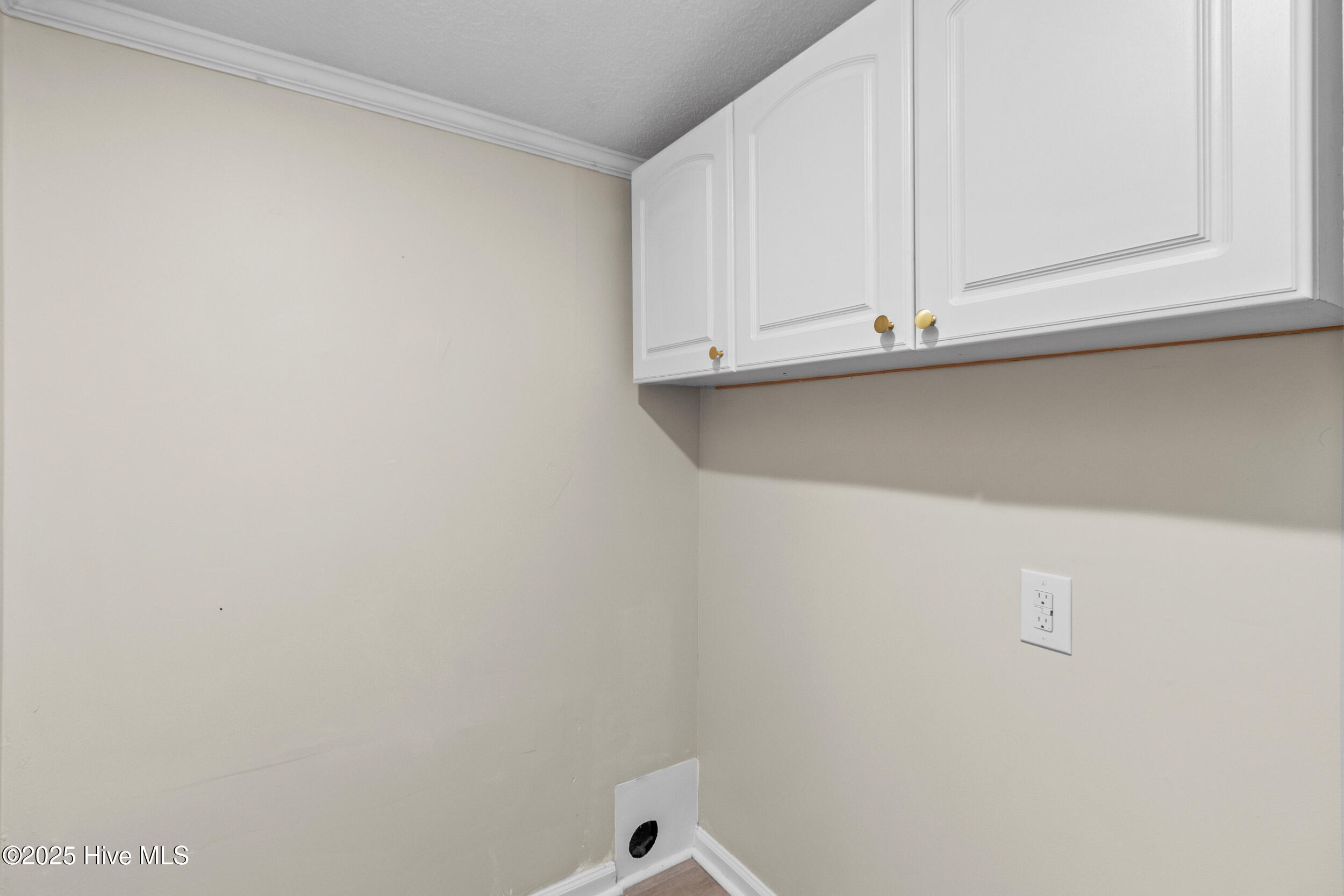 406 Arvida Spur Road Rocky Point, NC 28457 - Photo 35 of 42 35_laundry room