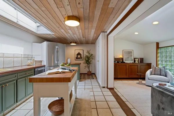 $1,895,000 | 53 Sir Francis Drake Boulevard, Ross, CA 94957