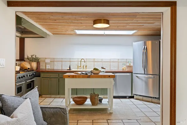 $1,895,000 | 53 Sir Francis Drake Boulevard, Ross, CA 94957