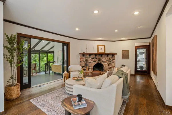 $1,895,000 | 53 Sir Francis Drake Boulevard, Ross, CA 94957