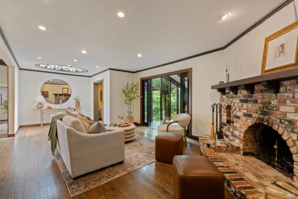 $1,895,000 | 53 Sir Francis Drake Boulevard, Ross, CA 94957
