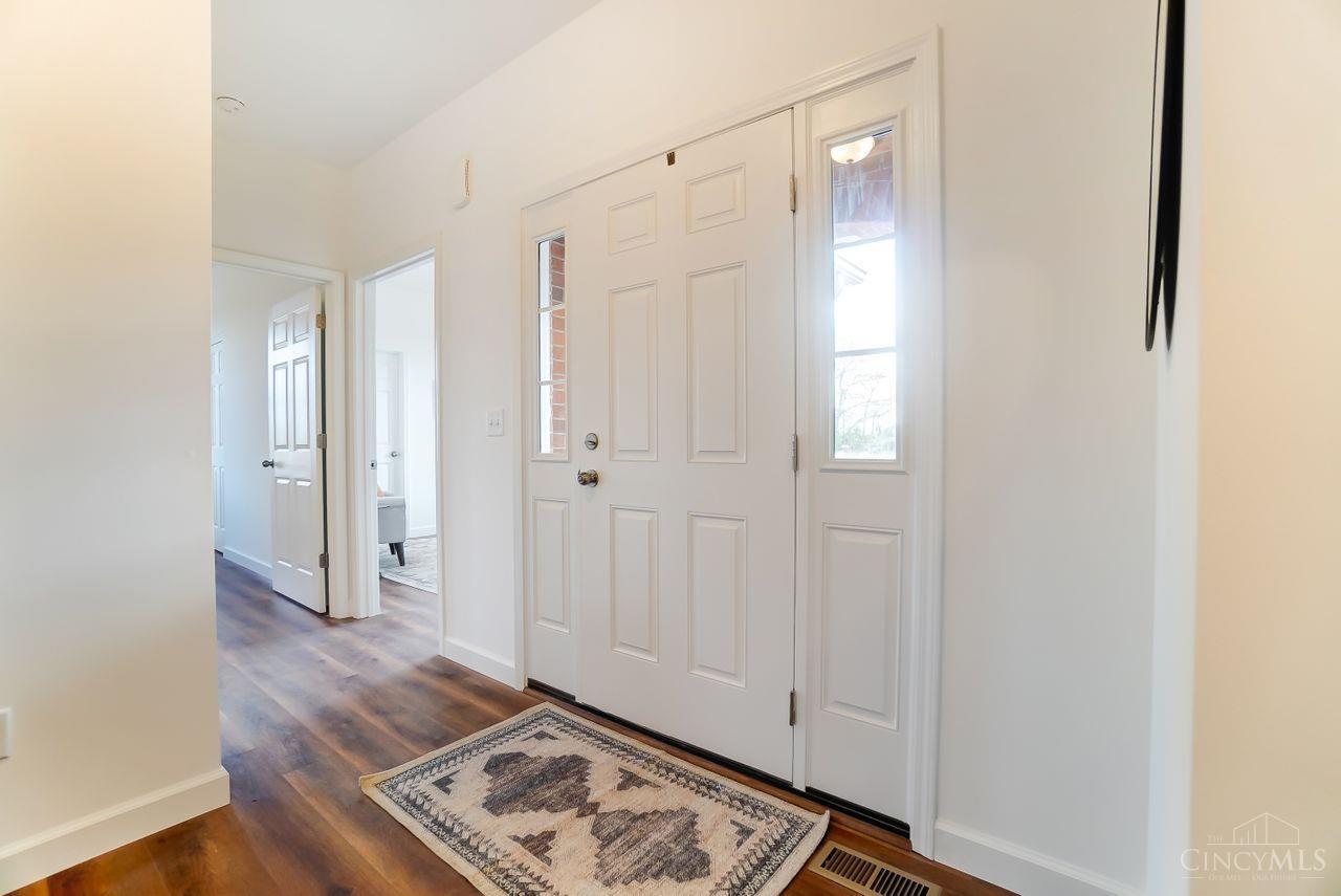 1869 Mounts Road Maineville, OH 45152 - Photo 7 of 48