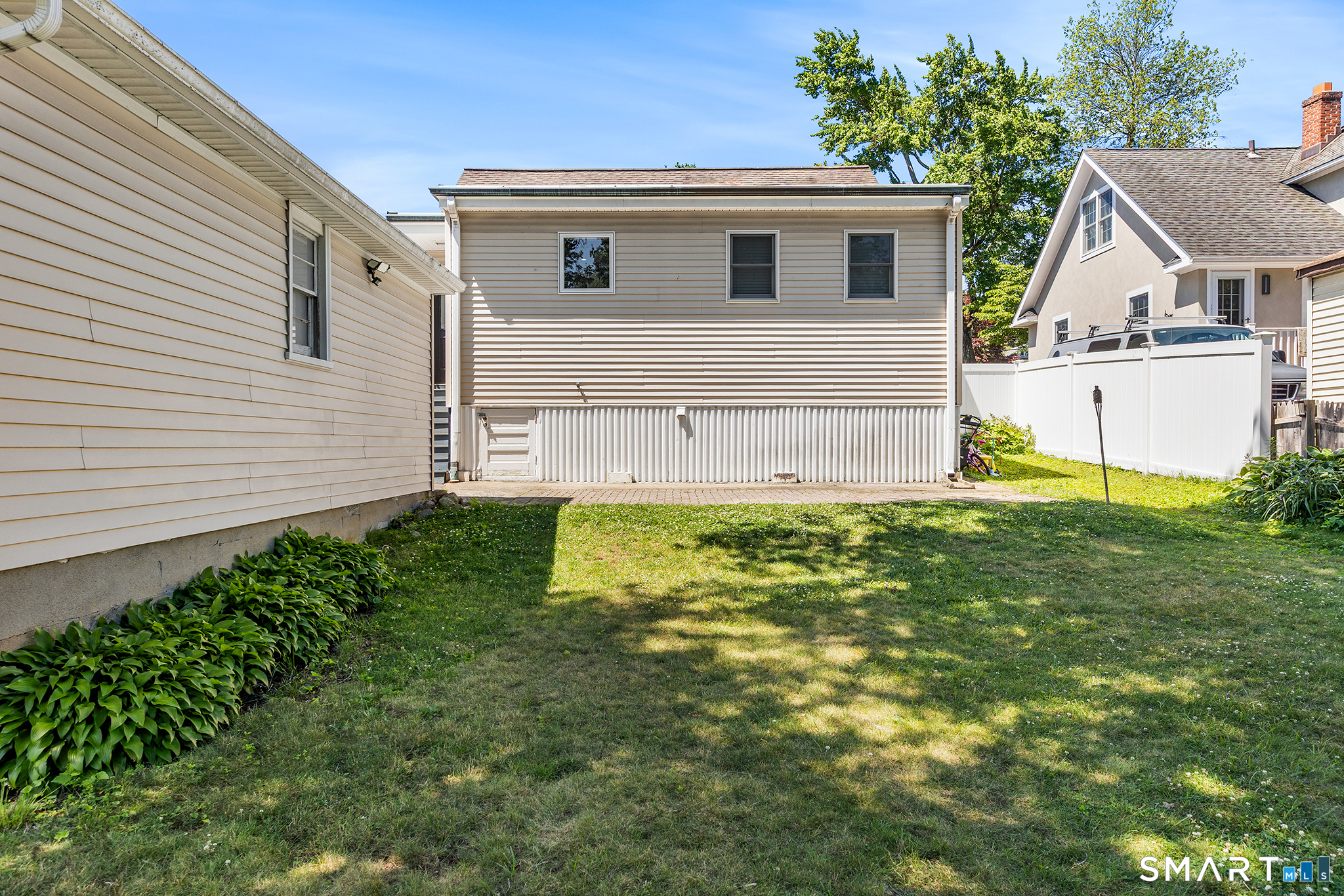 1710 Stratfield Road Fairfield, CT 06825 - Photo 37 of 40