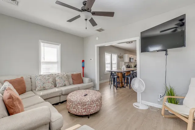 $499,999 | 222 East Burk Avenue, Unit 4, Wildwood, NJ 08260