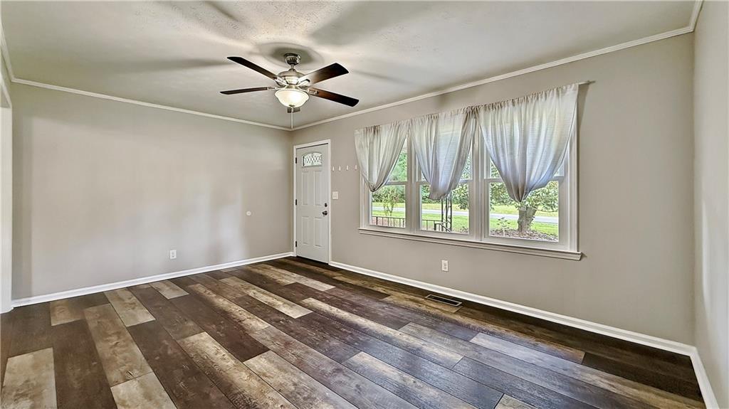 552 Everett Springs Road Southwest Calhoun, GA 30701 - Photo 6 of 37 Gallery Image 6