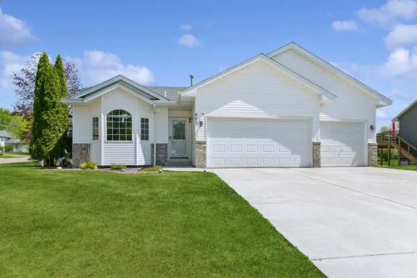 $375,000 | 402 13th Avenue Northeast, Buffalo, MN 55313