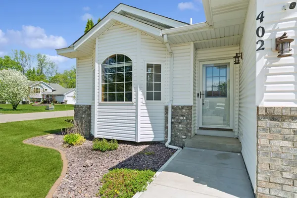 $375,000 | 402 13th Avenue Northeast, Buffalo, MN 55313