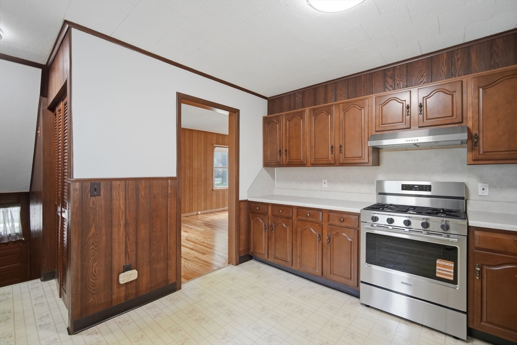 115 Connecticut Avenue Springfield, MA 01104 - Photo 5 of 40