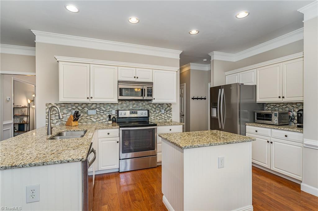 4924 Jessup Grove Road Greensboro, NC 27410 - Photo 4 of 28