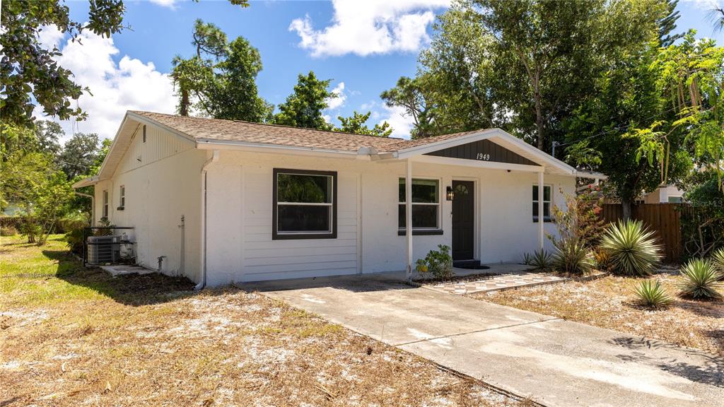 1949 Trotter Road Largo, FL 33774 - Photo 5 of 35 Gallery Image 5