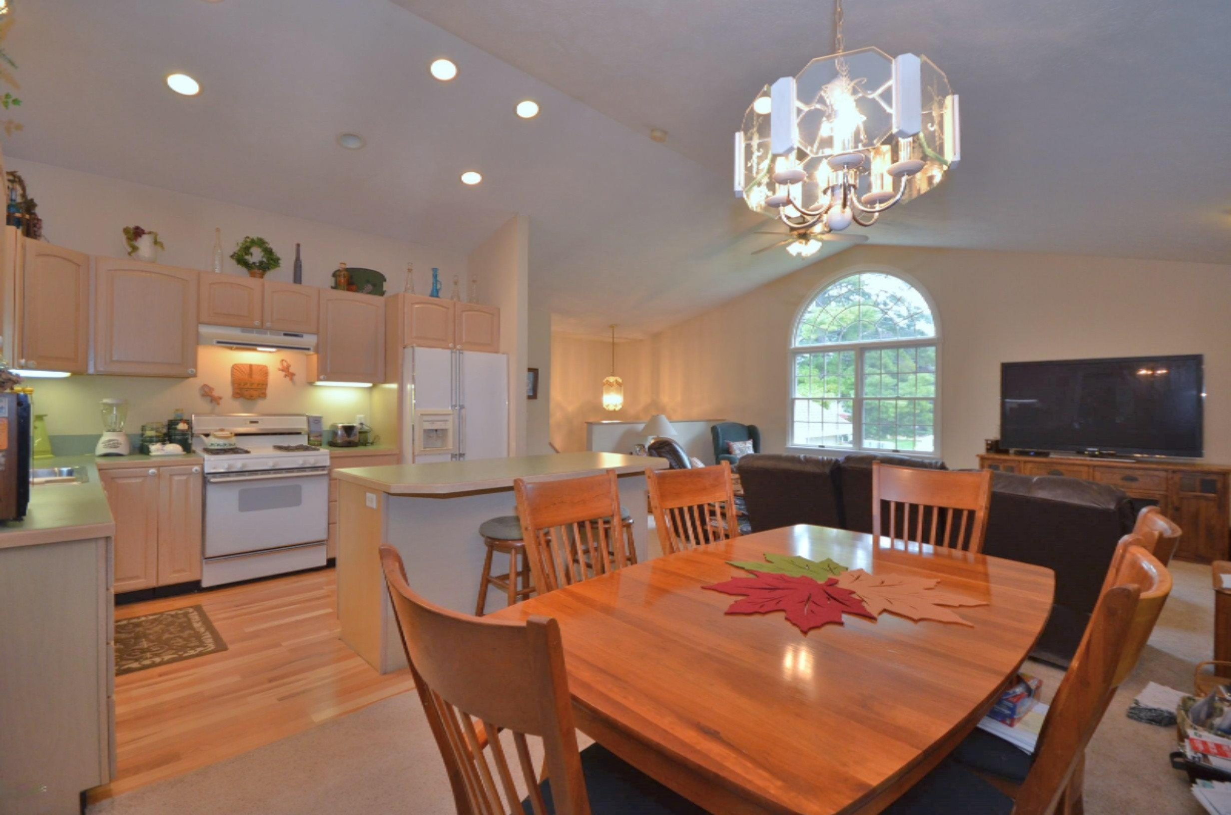 17827 Channel View Drive Spring Lake, MI 49456 - Photo 6 of 14 Dining Area