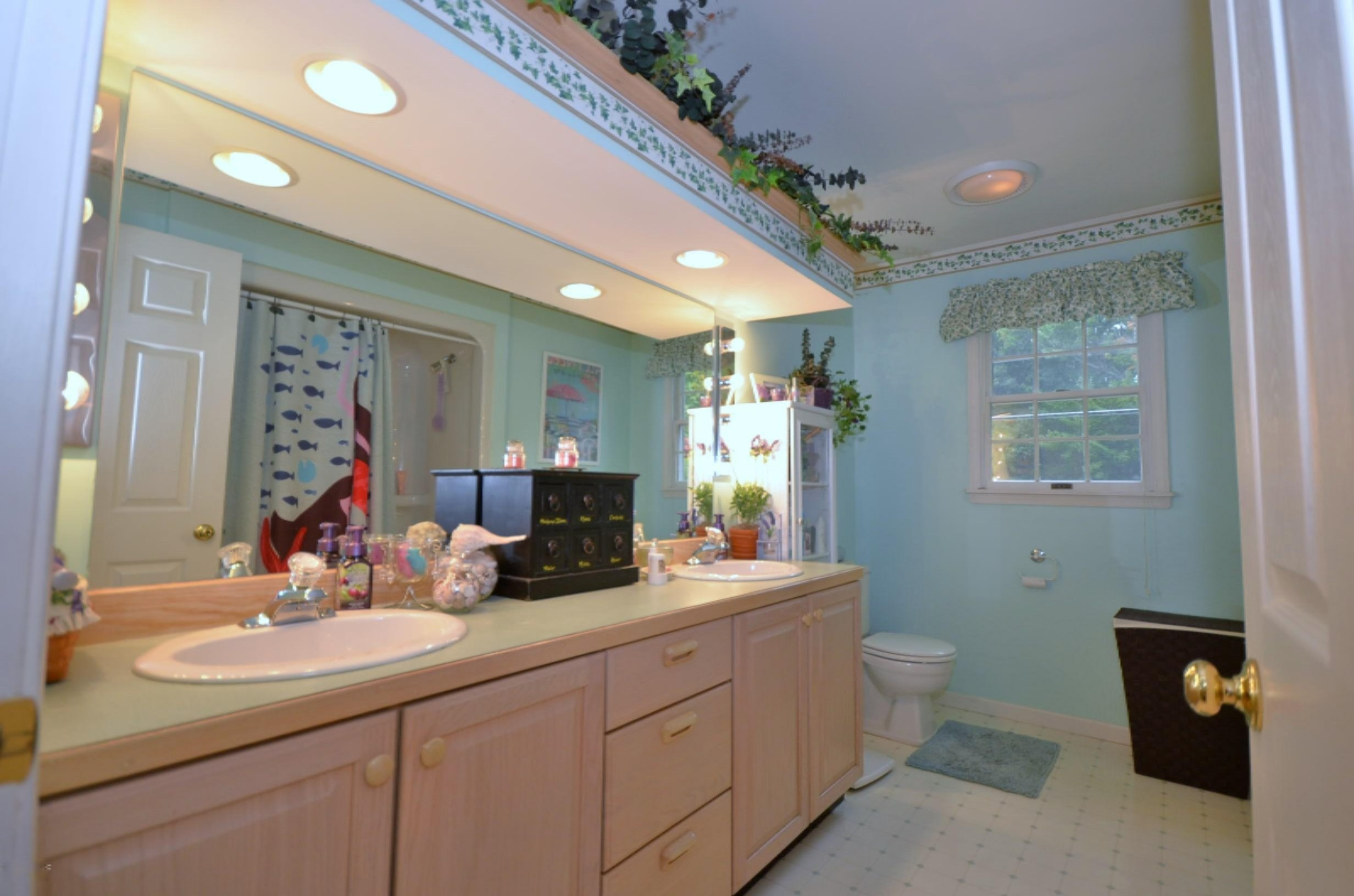 17827 Channel View Drive Spring Lake, MI 49456 - Photo 9 of 14 Bathroom