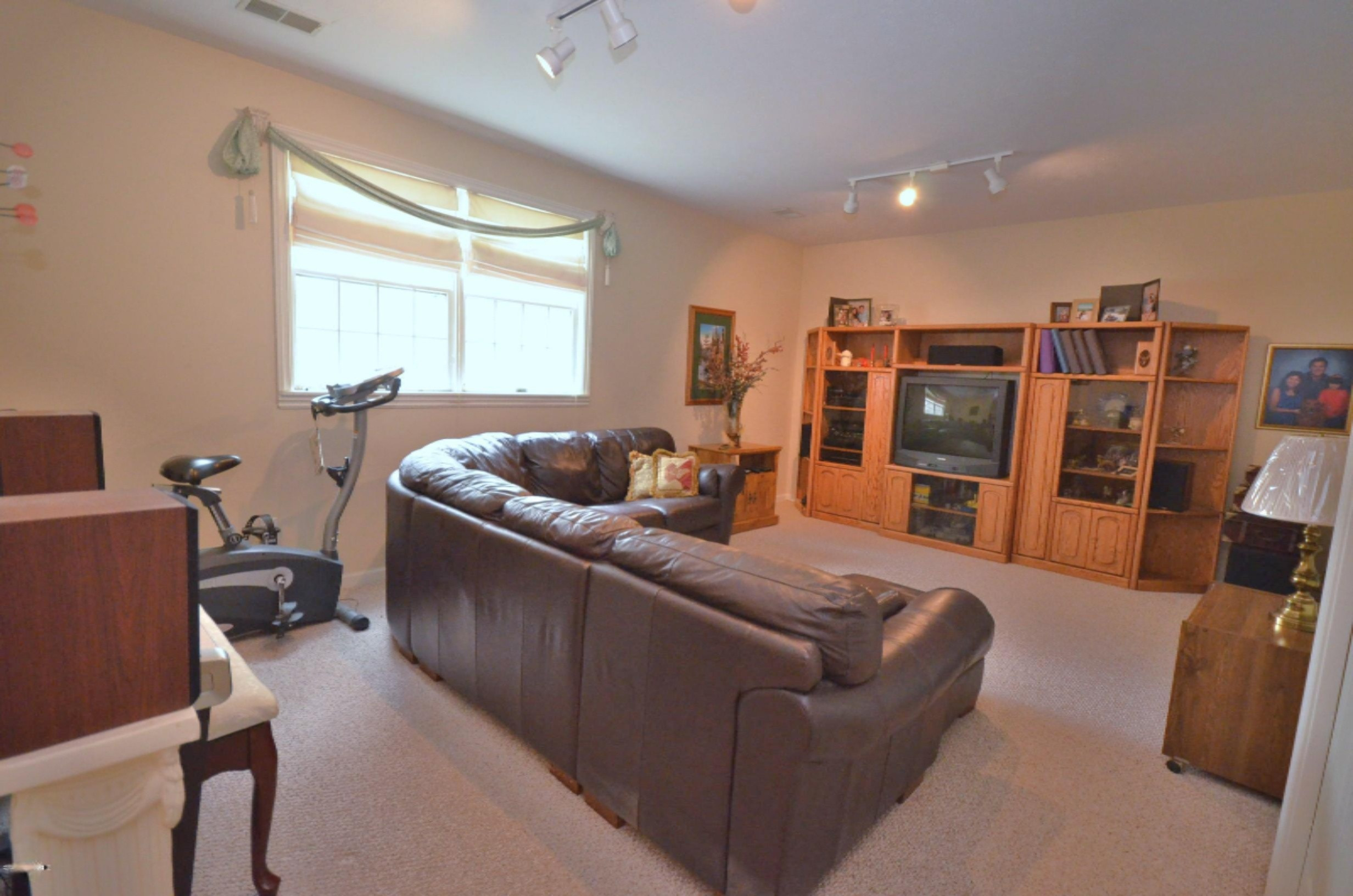 17827 Channel View Drive Spring Lake, MI 49456 - Photo 10 of 14 Family Room