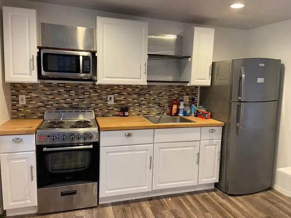 $2,200 | 373-375 3rd Street, Unit B, Jersey City, NJ 07302